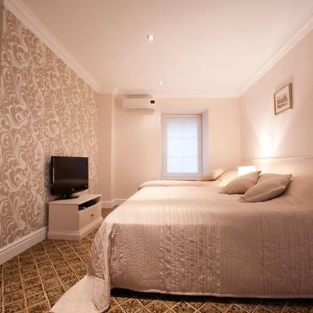 Real House Aparthotel Вилнюс Стая снимка