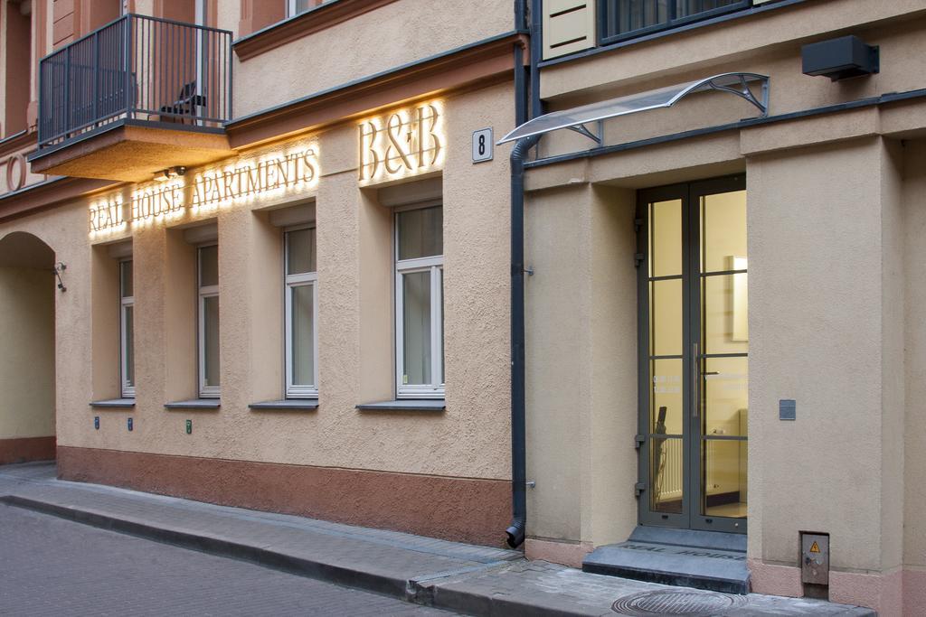 Real House Aparthotel Вилнюс Екстериор снимка