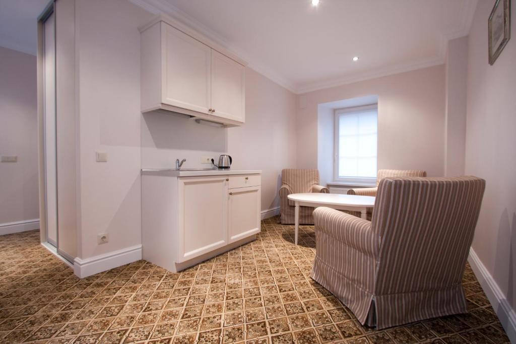 Real House Aparthotel Вилнюс Стая снимка