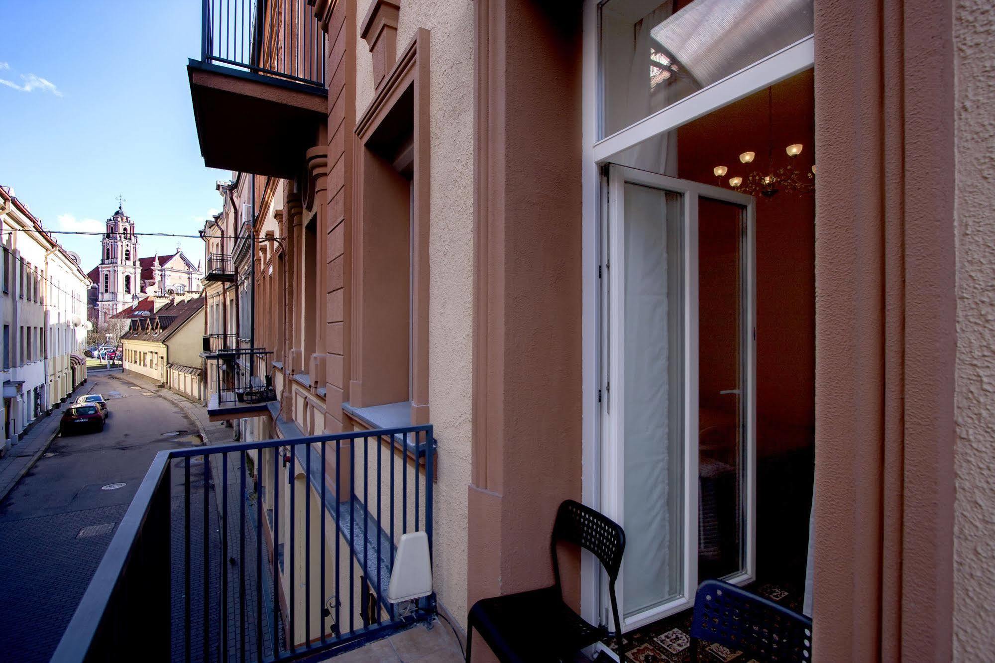Real House Aparthotel Вилнюс Екстериор снимка